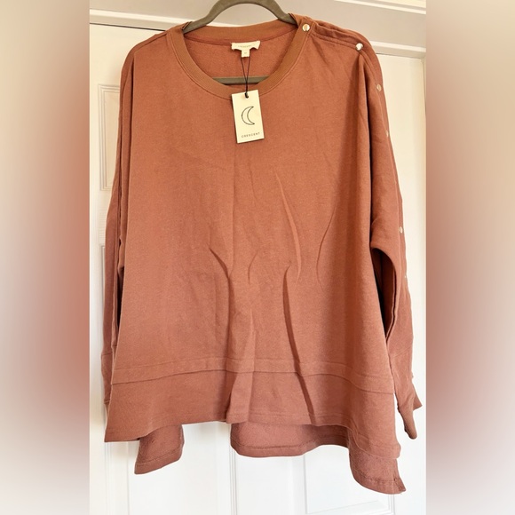 NWT Crescent Oversized Sweater Size Medium - Picture 6 of 10